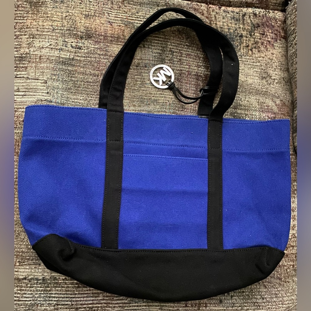 Michael Kors large blue tote. - Picture 2 of 7
